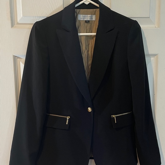 T Tahari Jackets & Blazers - Tahari  Arthur S.Levine Size 4 Women's Elegant Black Blazer with Gold Accents